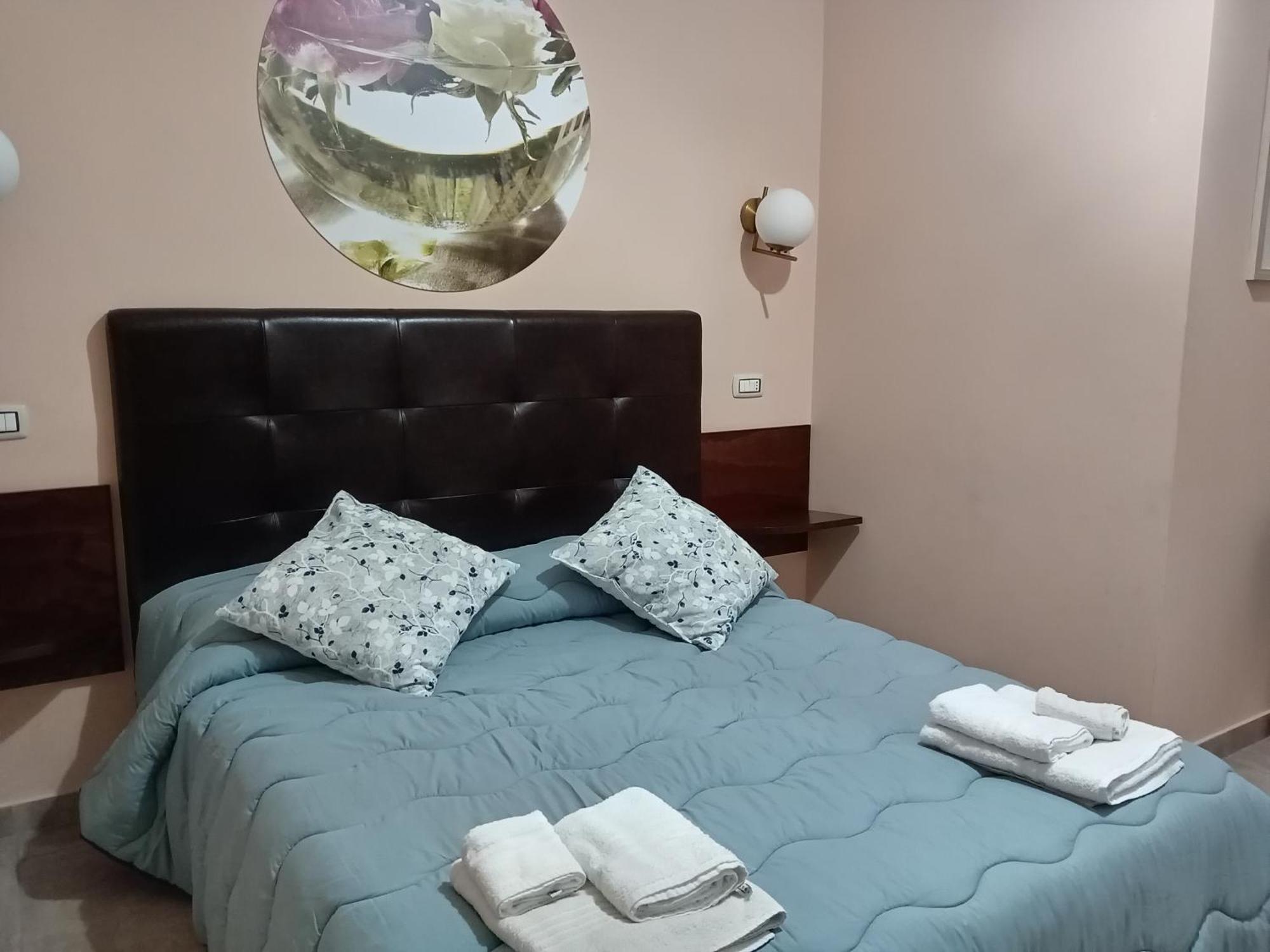 לצ'ה Piazza Verdi Liberty House מראה חיצוני תמונה