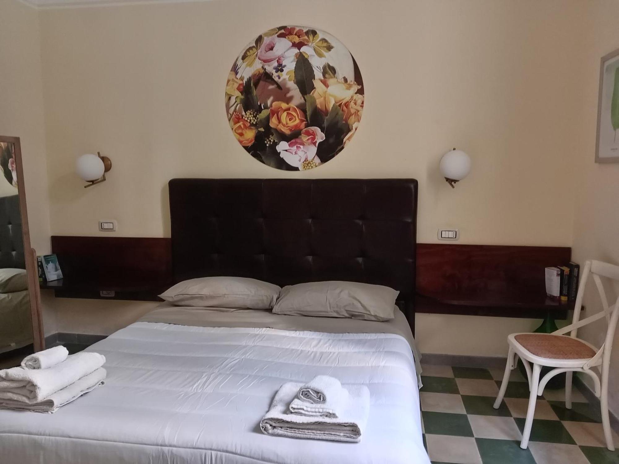 לצ'ה Piazza Verdi Liberty House מראה חיצוני תמונה