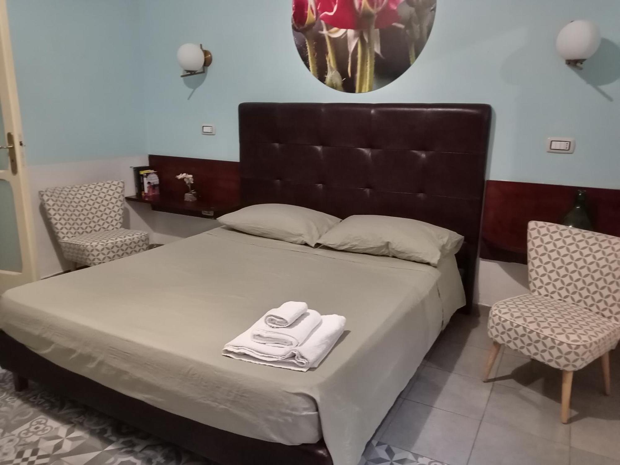 לצ'ה Piazza Verdi Liberty House מראה חיצוני תמונה