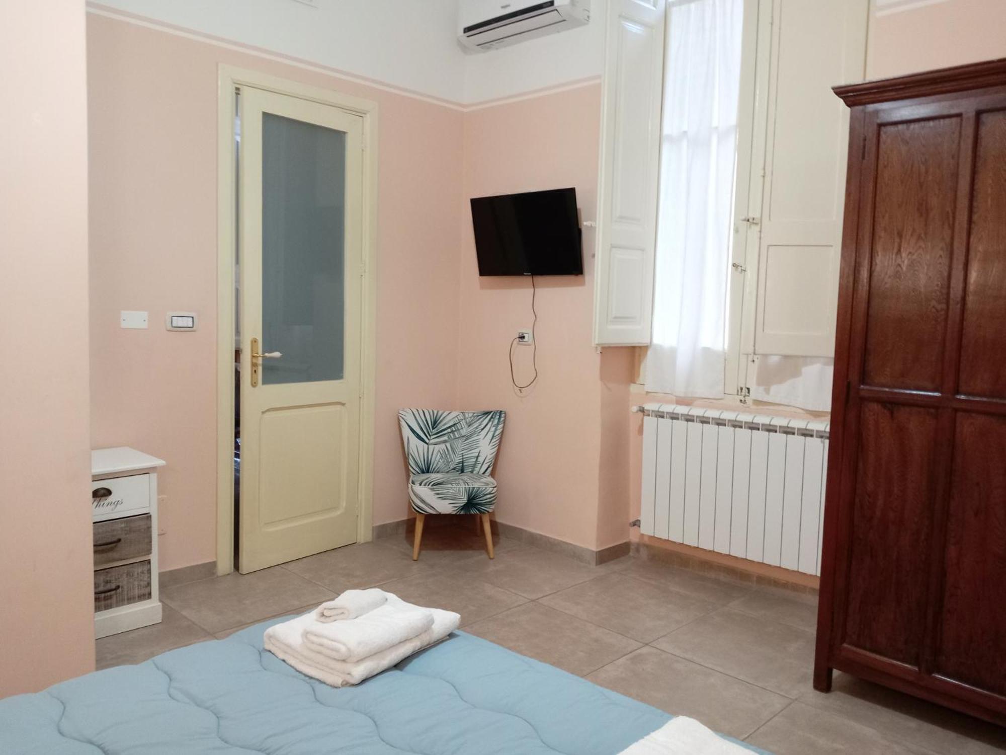 לצ'ה Piazza Verdi Liberty House מראה חיצוני תמונה