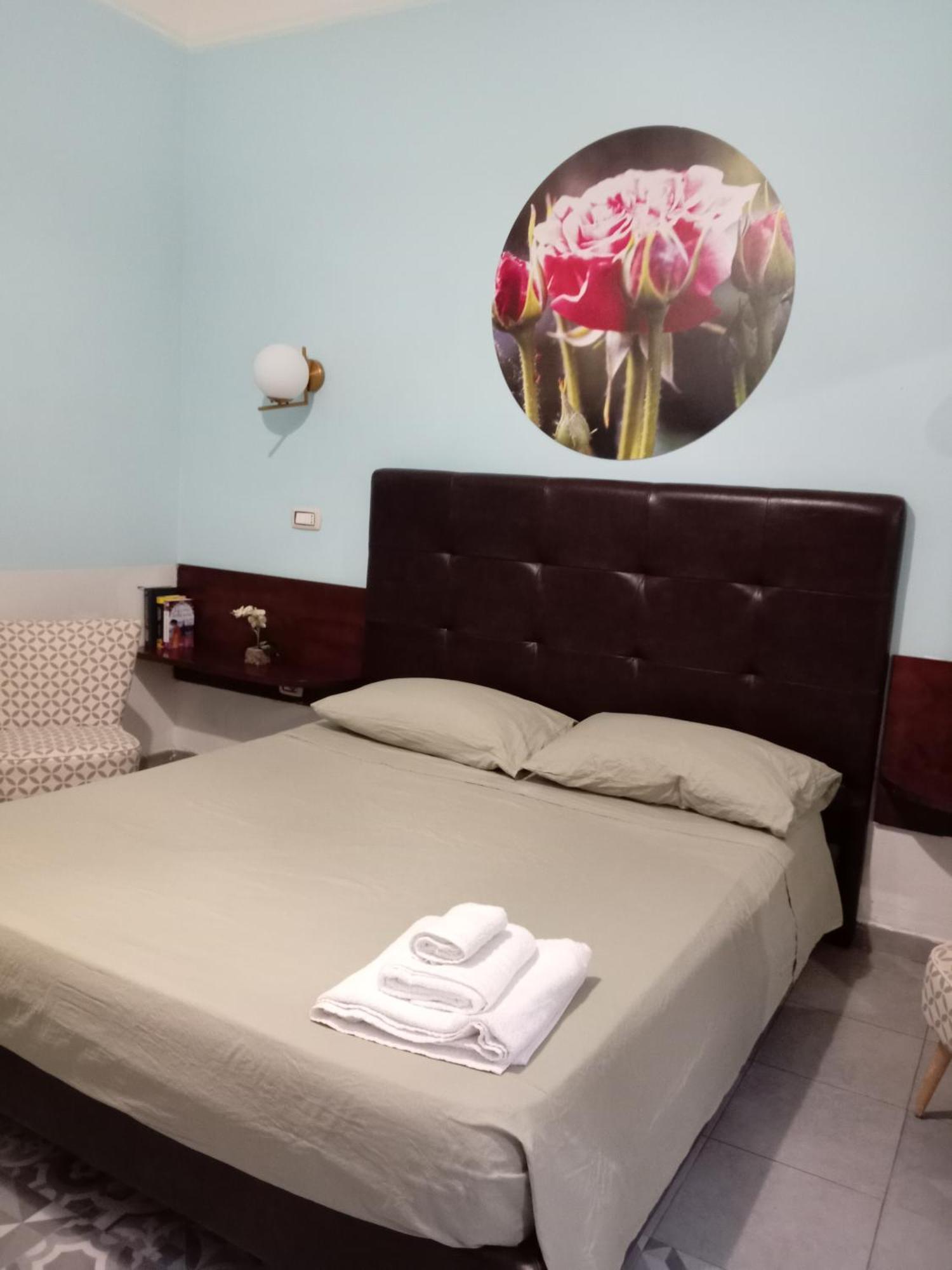 לצ'ה Piazza Verdi Liberty House מראה חיצוני תמונה
