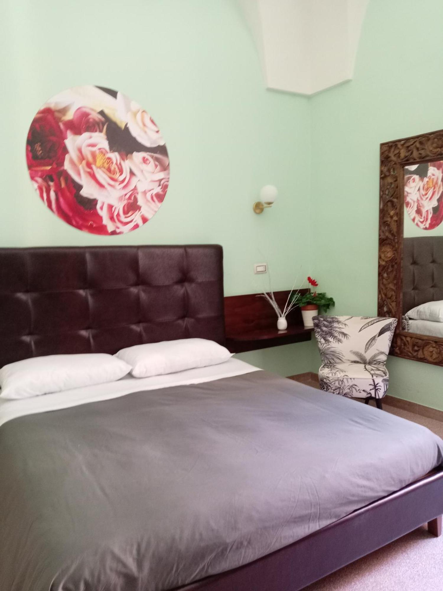 לצ'ה Piazza Verdi Liberty House מראה חיצוני תמונה