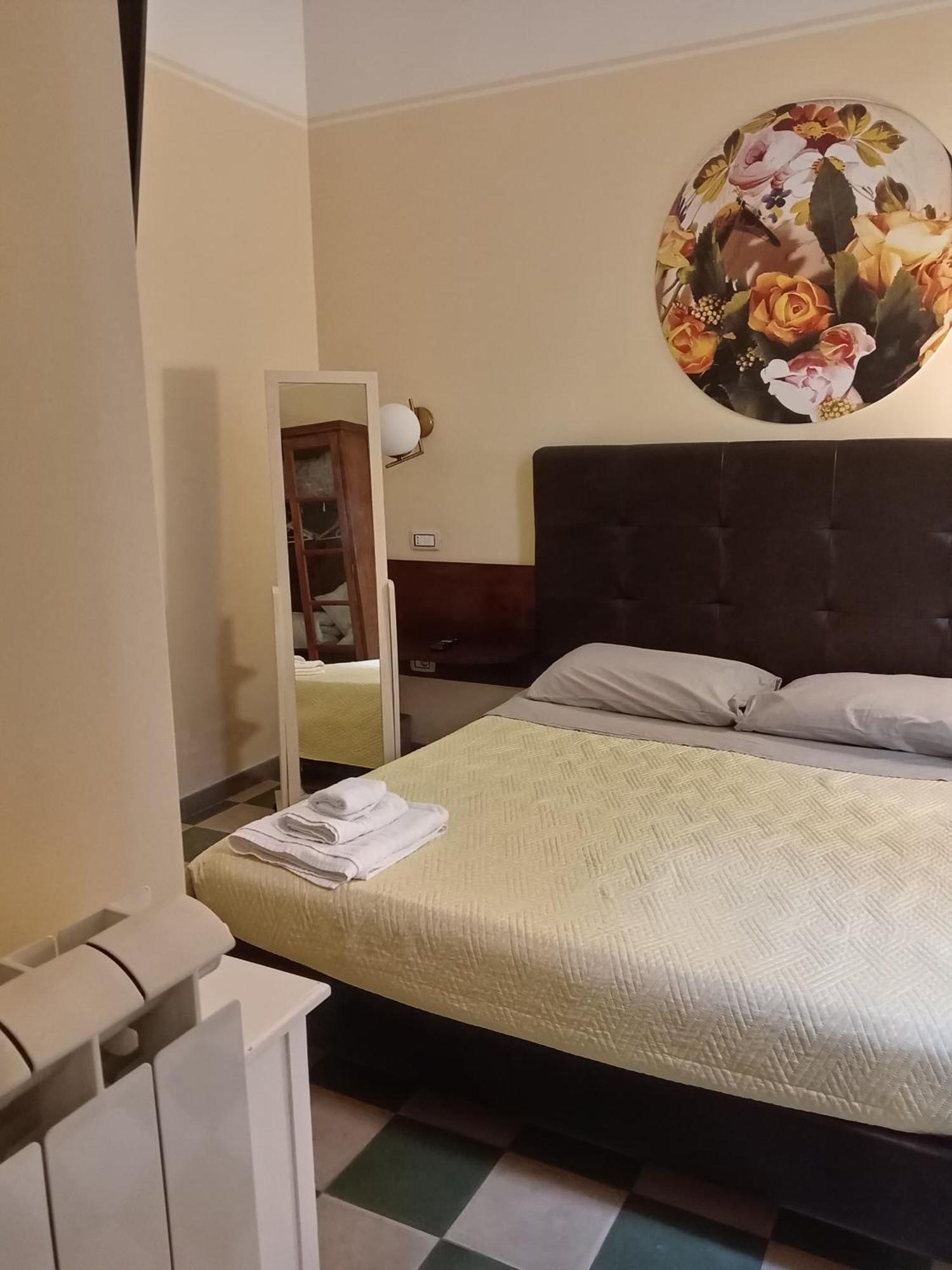 לצ'ה Piazza Verdi Liberty House מראה חיצוני תמונה