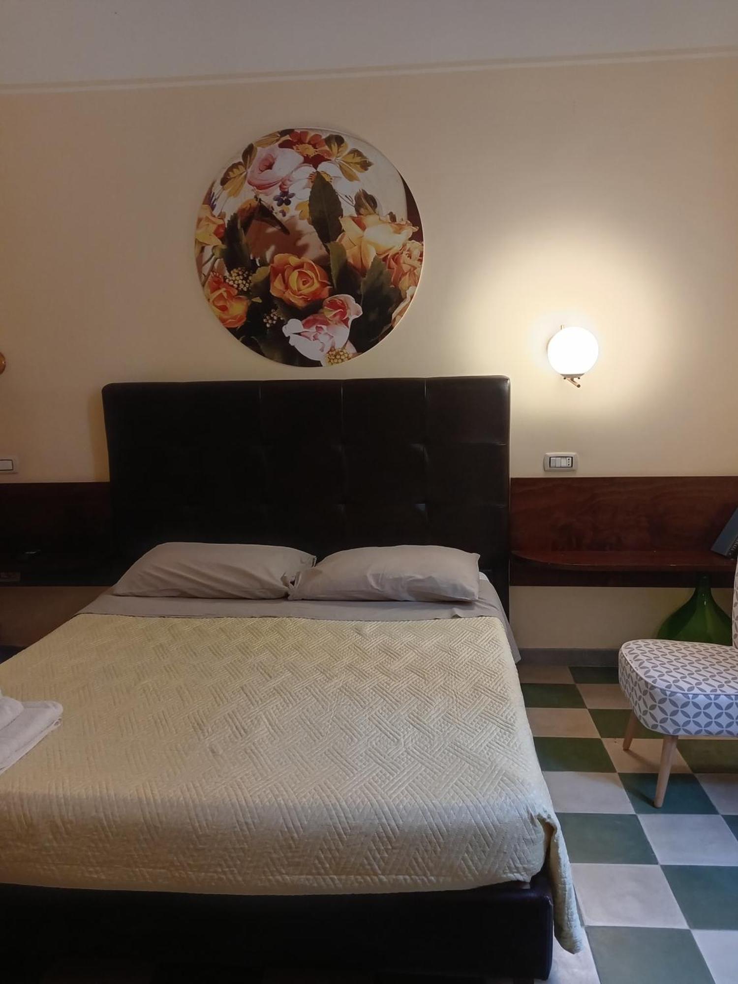 לצ'ה Piazza Verdi Liberty House מראה חיצוני תמונה