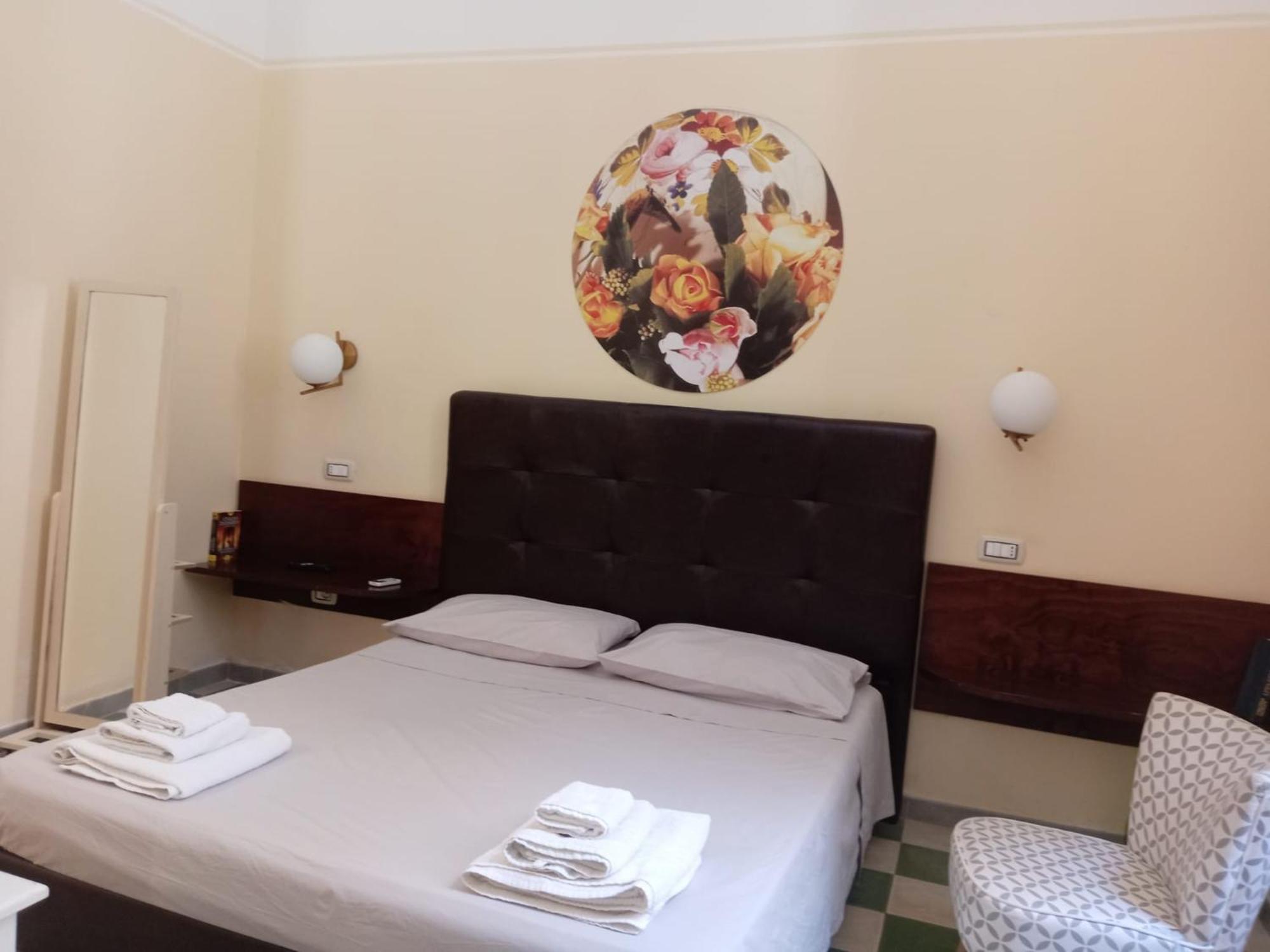 לצ'ה Piazza Verdi Liberty House מראה חיצוני תמונה