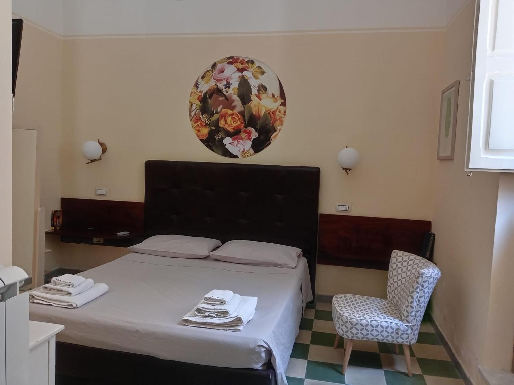 לצ'ה Piazza Verdi Liberty House מראה חיצוני תמונה