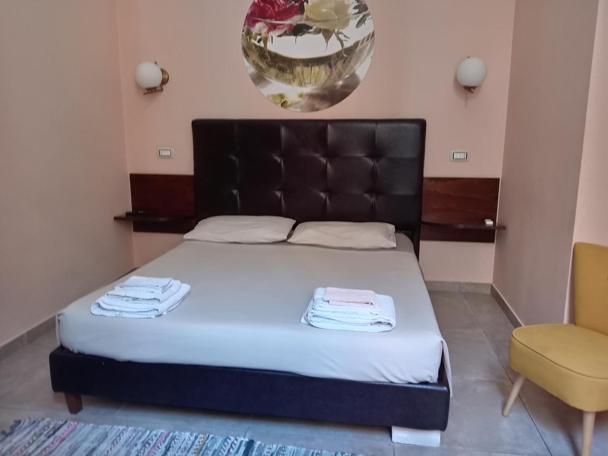 לצ'ה Piazza Verdi Liberty House מראה חיצוני תמונה