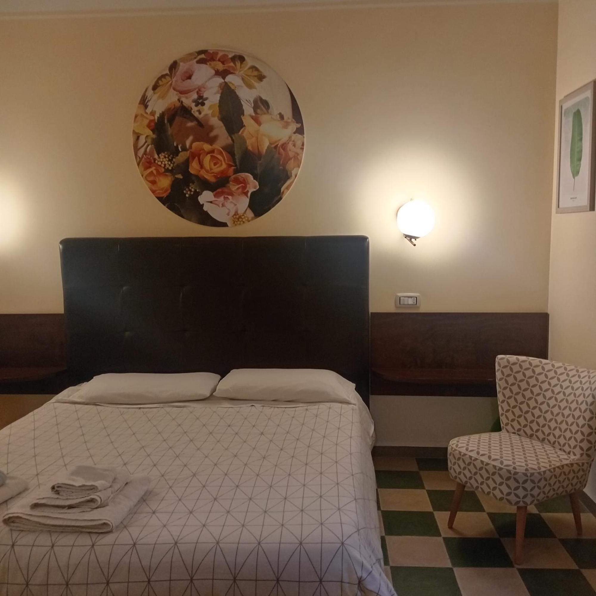 לצ'ה Piazza Verdi Liberty House מראה חיצוני תמונה