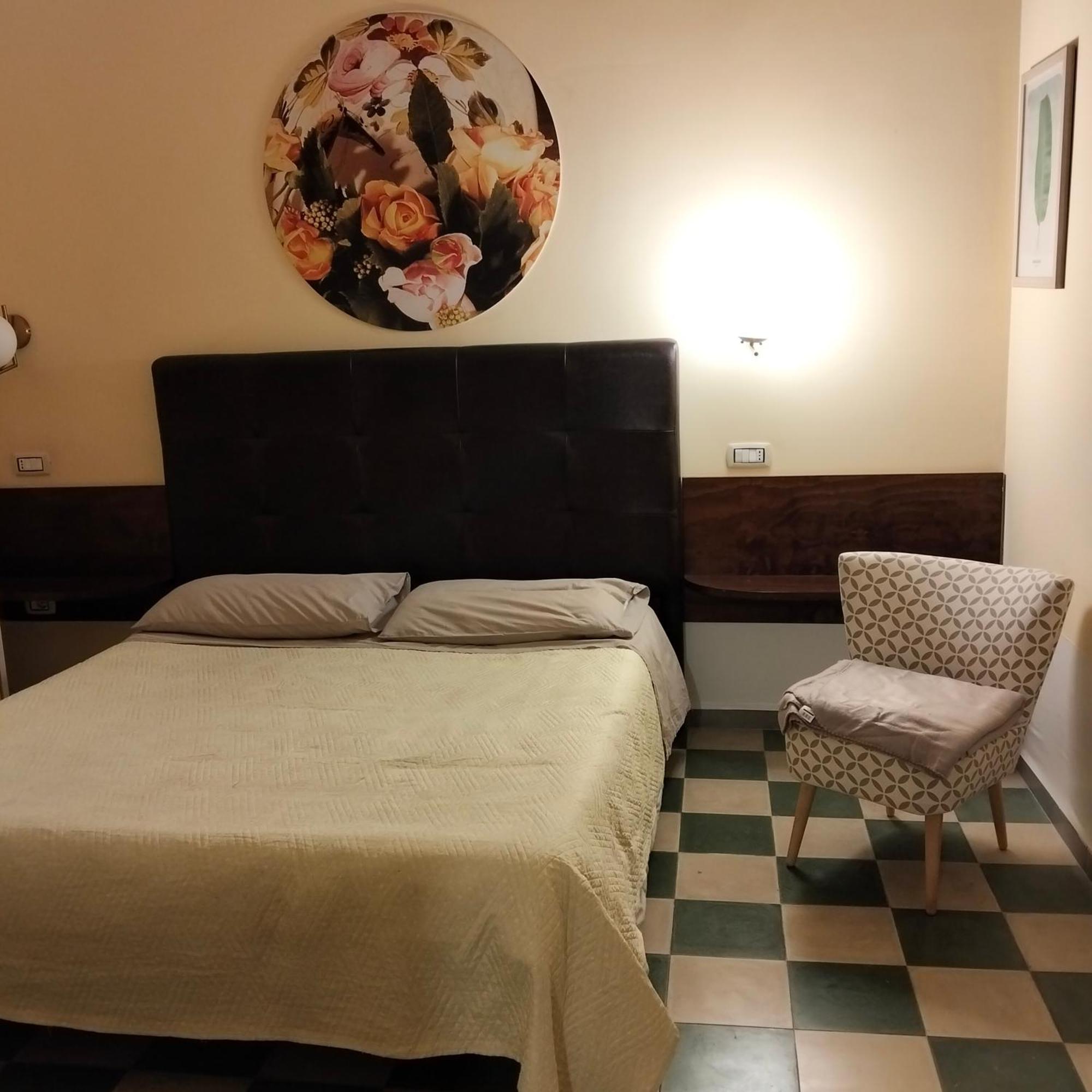לצ'ה Piazza Verdi Liberty House מראה חיצוני תמונה