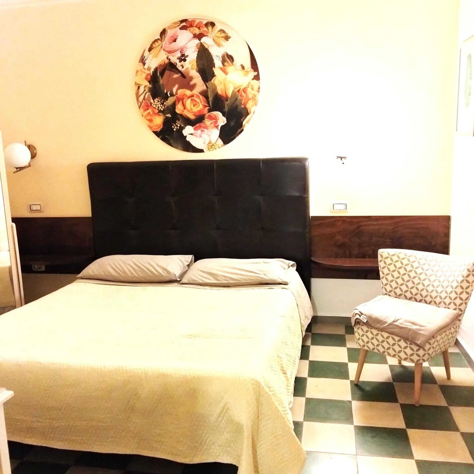 לצ'ה Piazza Verdi Liberty House מראה חיצוני תמונה