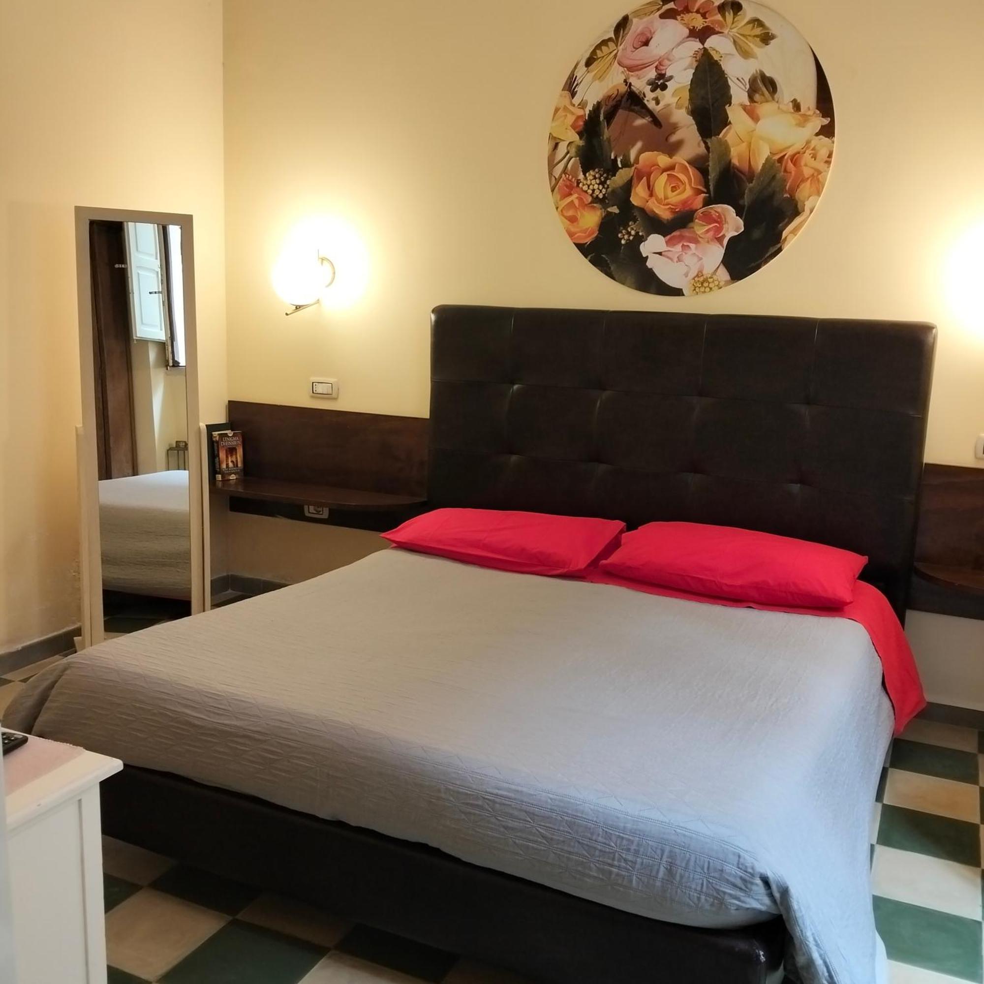 לצ'ה Piazza Verdi Liberty House מראה חיצוני תמונה